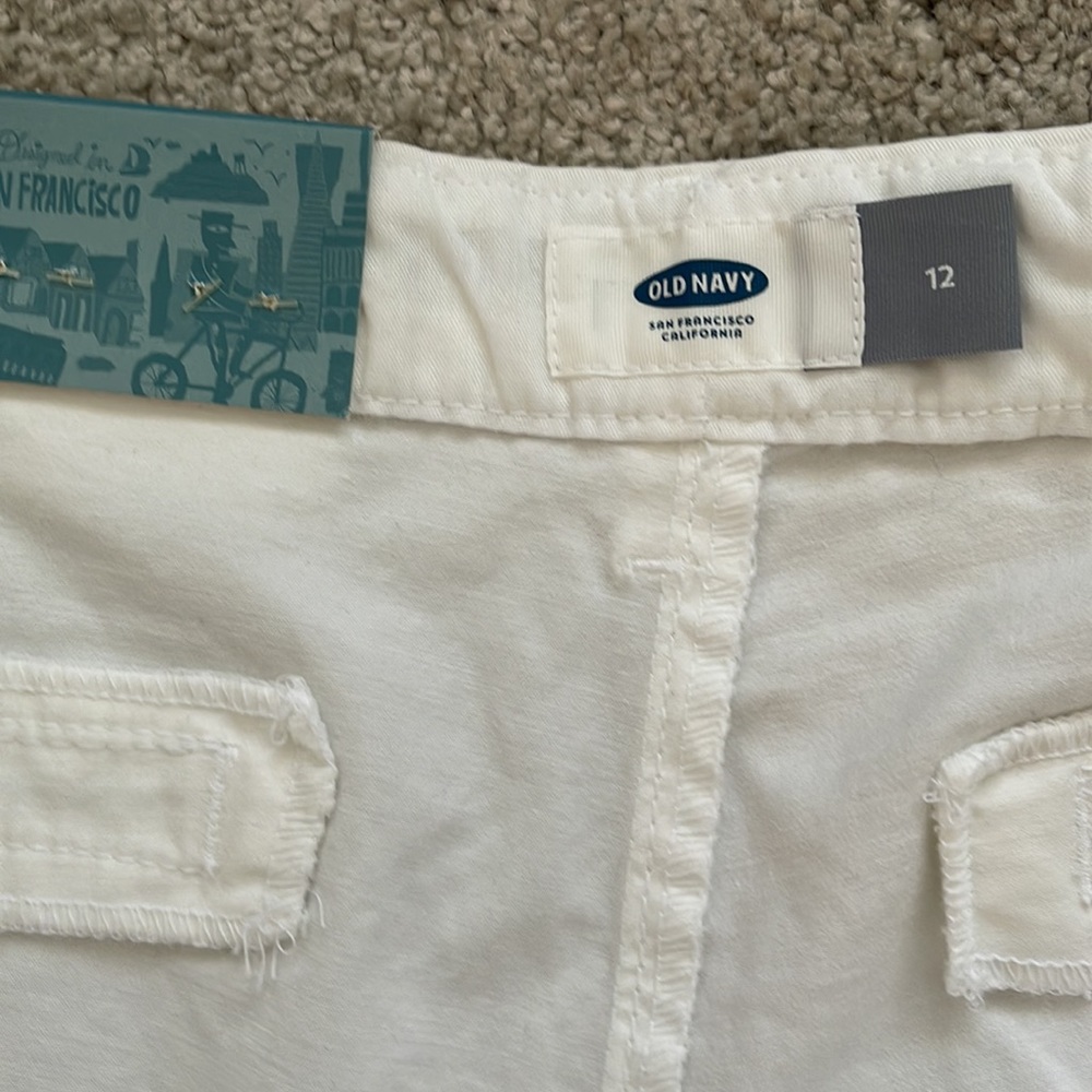 NWT Old Navy Shorts - Picture 2 of 4
